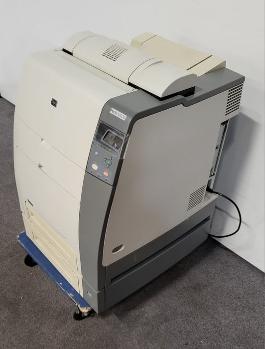 HP Colour Laserjet 4700DN, grijs, 51 x 60 x 63 cm.