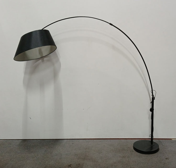 Zuiver Arc vloerlamp, zwart