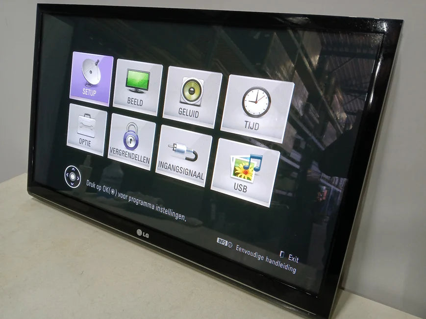 LG 43LX321C, zwart,43 inch, zonder voet en afstandsbediening.