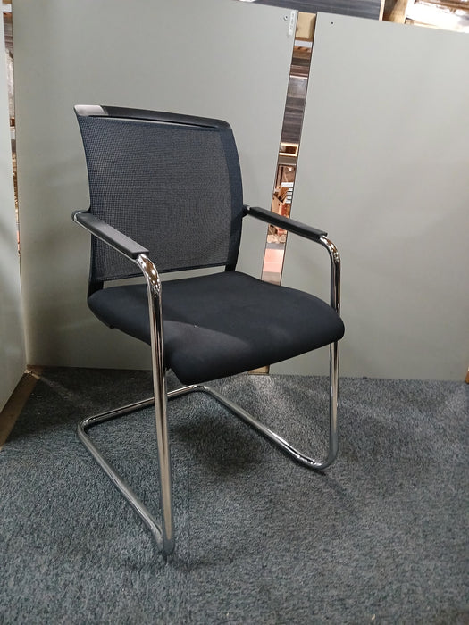 Nowystyl Scudo vergaderstoel, zwart showroommodel, zitd 43, zith 45 cm