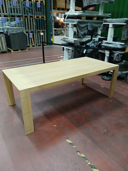 Eet / vergadertafel, licht eiken, B x D x H 210 x 100 x 75 cm