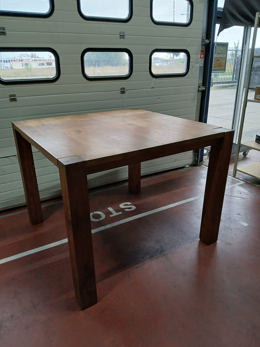 Ylifanti bartafel, massief hout, 140 x 140 x 107 cm