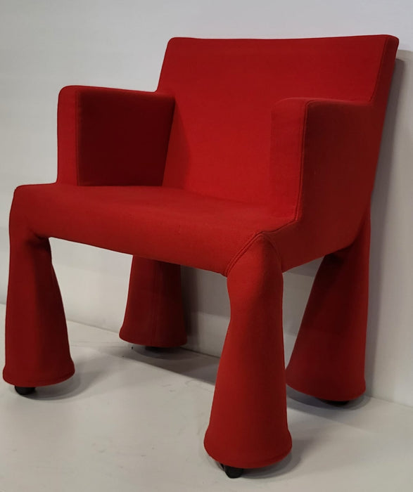 Moooi VIP chair fauteuil, rood, verrijdbaar