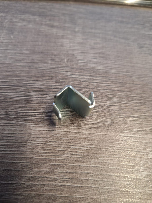 Legbordhaakje voor kast (per stuk)