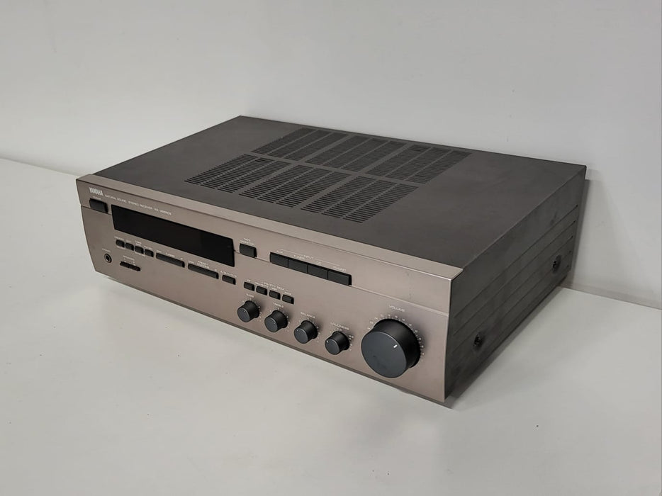 Yamaha RX-385 rds versterker, zilver, B x D x H 43 x 26 x 13