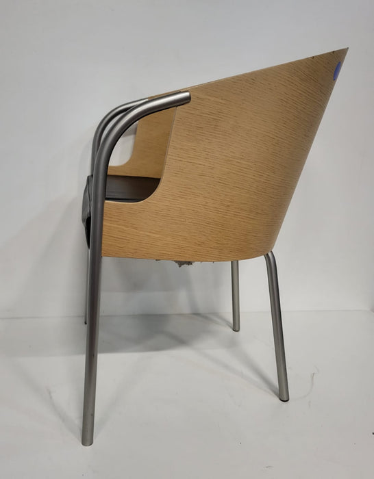 Calligaris vintage fauteuil, hout / zwart leder.