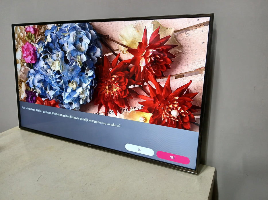 LG 43LX321C, zwart,43 inch, zonder voet en afstandsbediening.