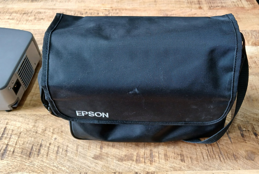 Epson Powerlite 70C beamer, B x D x H 27 x 18 x 7 cm