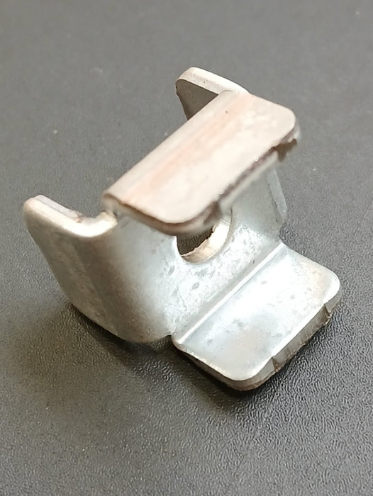 Legbordhaakje voor roldeurkast, staal, 20 x 20 x 19 mm