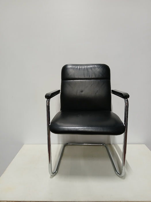 Thonet design vergaderstoel, zwart / chroom, 57 x 63 x 85 cm