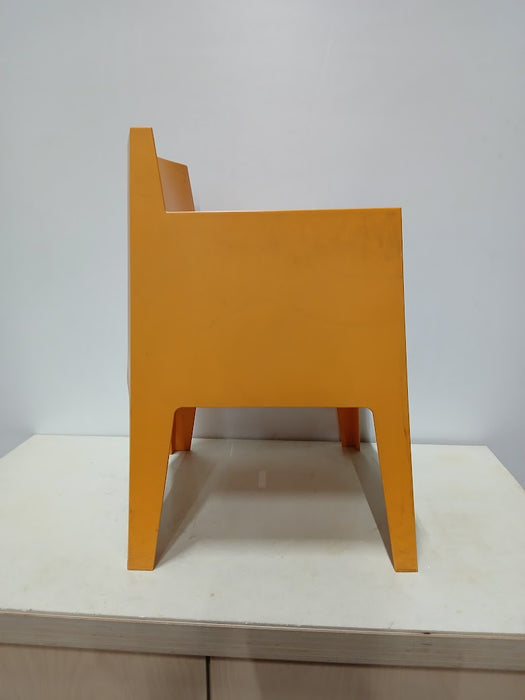 Driade bij Starck tuinstoel, oranje