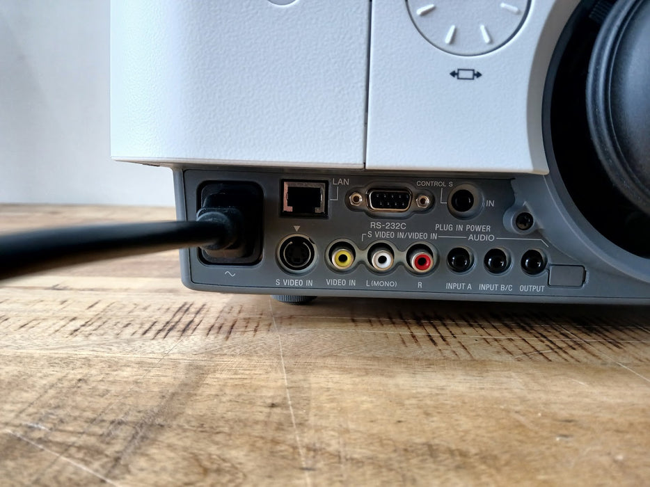 Sony VPL-FX30 beamer, wit