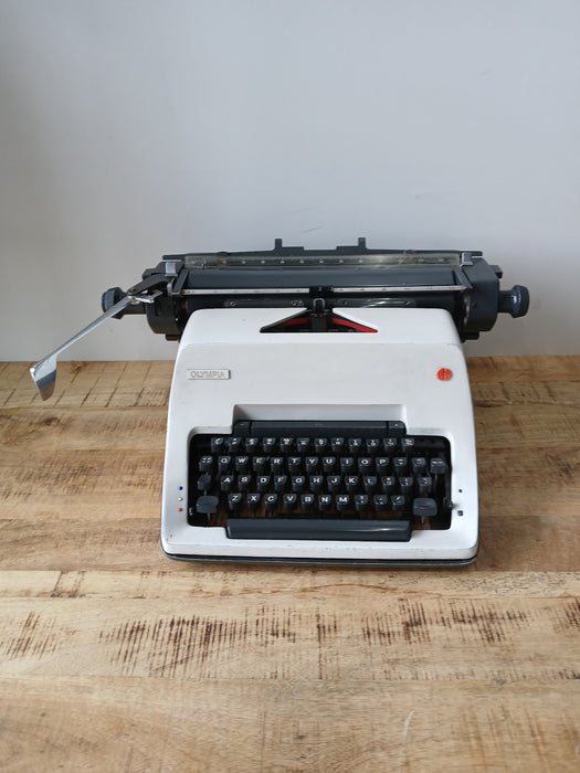Olympia International vintage typemachine, grijs