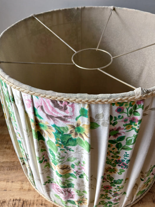 Vintage lampenkap, bloemmotief, diam. 55 / 46 Hoogte 46 cm