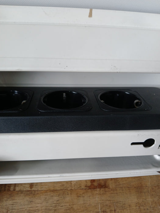 Stekkerblok inbouw, wit metaal, 280 x 140 mm buitenafmeting