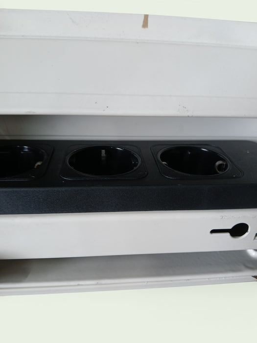 Stekkerblok inbouw, wit metaal, 280 x 140 mm buitenafmeting