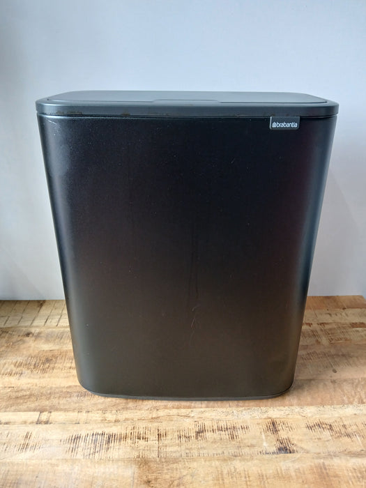 Brabantia Bo Touch, mat zwart, H x B x D 65,6 x 54 x 31,2 cm