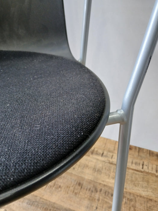 Set van 16 Enea Design vergaderstoel, zwart