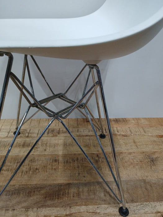 Vitra Eames 201 design kantinestoel, wit, ZH 45 / ZD 40 cm