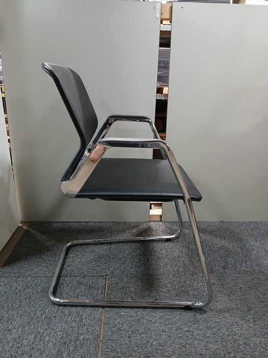 Sitag vergaderstoel, showmodel, zwart leder, zitd. 46, zith. 45 cm