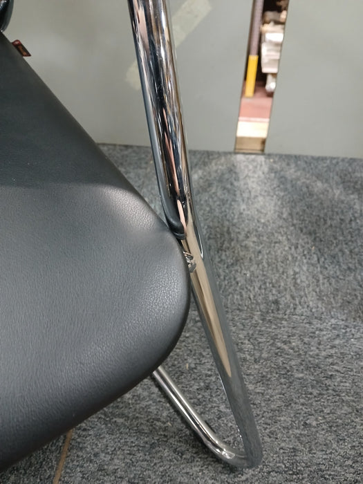 Sitag vergaderstoel, showmodel, zwart leder, zitd. 46, zith. 45 cm