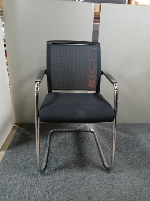 Nowystyl Scudo vergaderstoel, zwart showroommodel, zitd 43, zith 45 cm