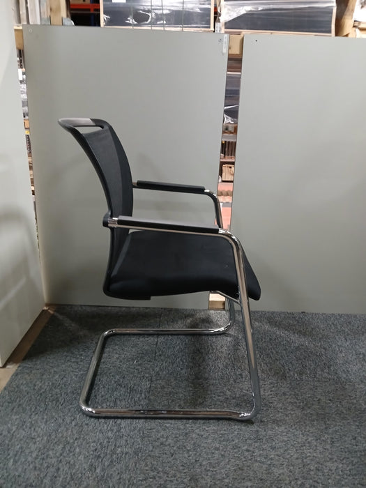 Nowystyl Scudo vergaderstoel, zwart showroommodel, zitd 43, zith 45 cm