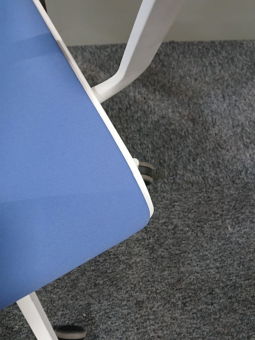 Nowystyl Xilium vergaderstoel, blauw, zitdiepte 47, in hoogte verstelbaar