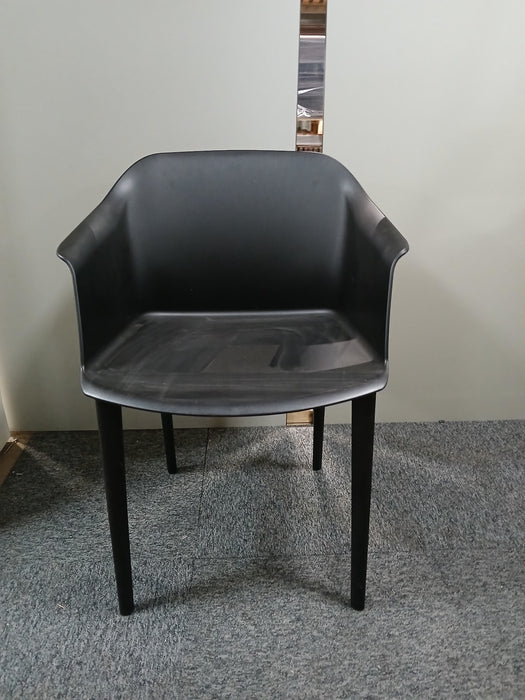 Nowystyl Inta kantinestoel, zwart kunststof, zitd. 44, zith. 45 cm