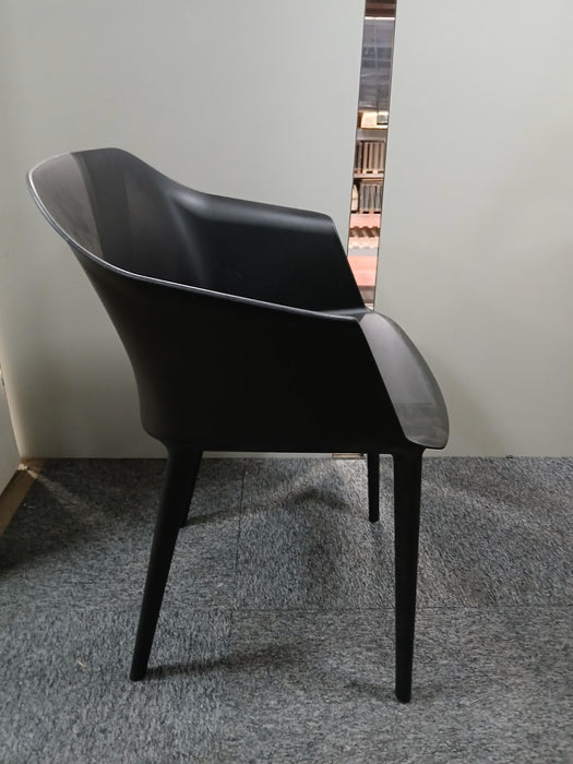 Nowystyl Inta kantinestoel, zwart kunststof, zitd. 44, zith. 45 cm