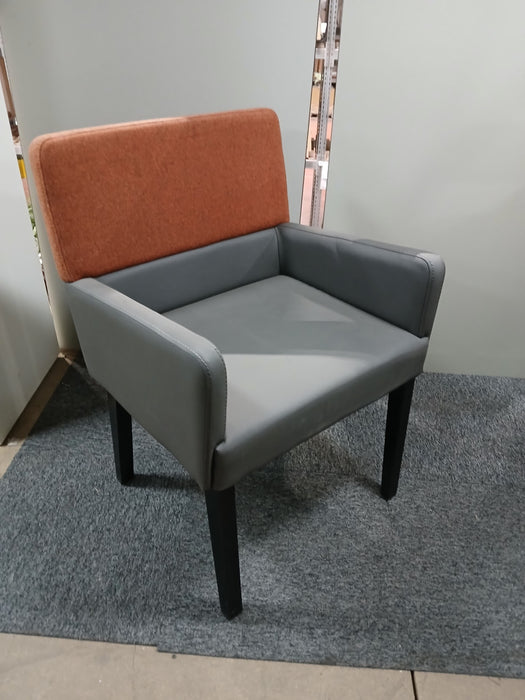 Nowystyl fauteuil, grijs leder/bruin, zitd. 45, zith. 49 cm