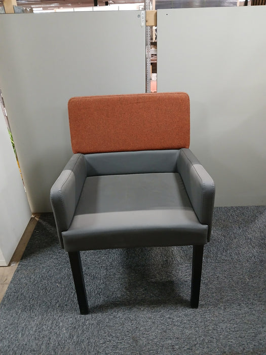 Nowystyl fauteuil, grijs leder/bruin, zitd. 45, zith. 49 cm