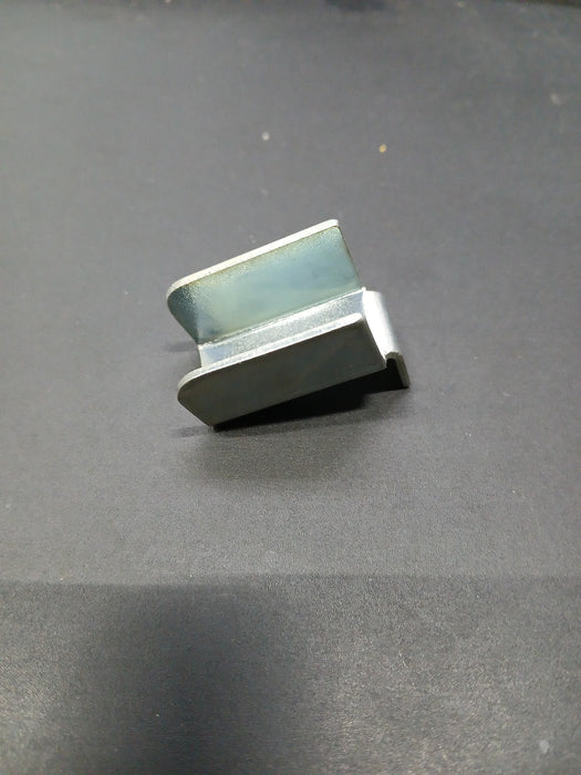 Legbordhaakje voor kast, staal, 17 x 33 x 28 mm