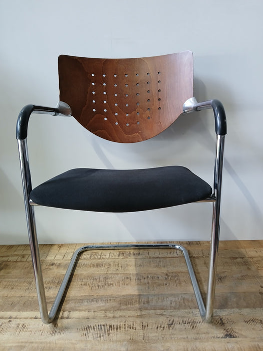 Lande vergaderstoel, beuken / zwarte stof, zith. 48 cm