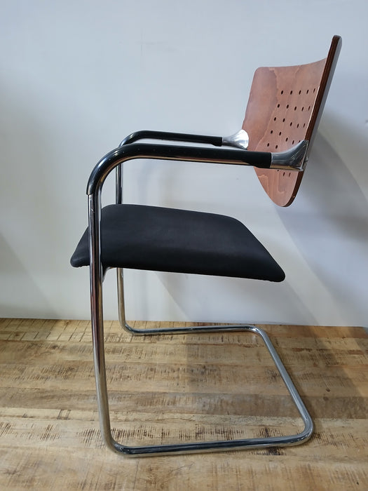 Lande vergaderstoel, beuken / zwarte stof, zith. 48 cm