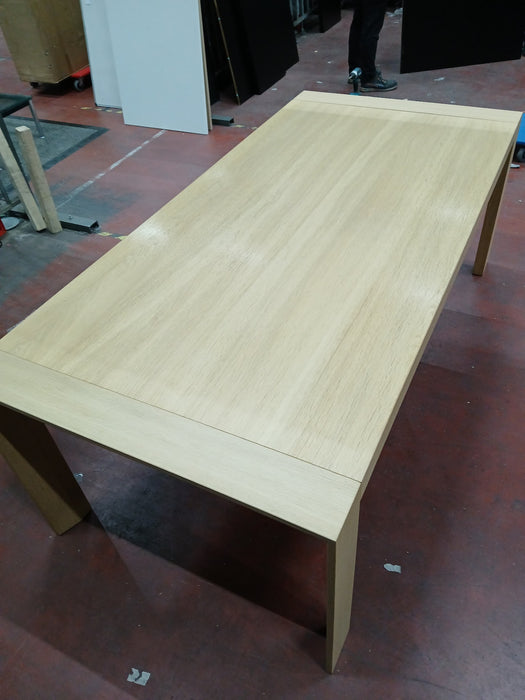 Eet / vergadertafel, licht eiken, B x D x H 210 x 100 x 75 cm