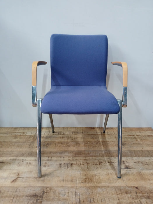 Artifort Zeno vergaderstoel, paars, B x D x H 57 x 51 x 64,5