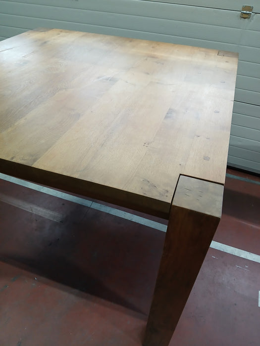 Ylifanti bartafel, massief hout, 140 x 140 x 107 cm