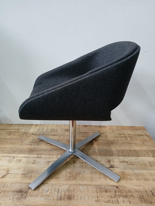 Orangebox Pace draaifauteuil, antraciet stof, 58 x 59 x 68 cm