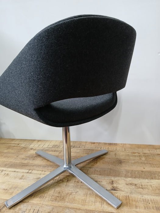 Orangebox Pace draaifauteuil, antraciet stof, 58 x 59 x 68 cm