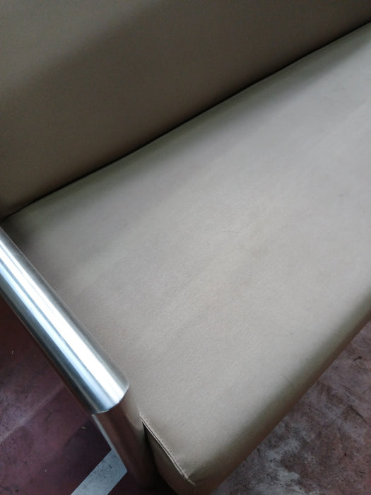 Jess design 2,5 zitsbank, taupe / RVS, 160 x 85 x 85 cm