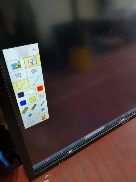 PanasonicTH-65BF1E, 65 inch + Conen Sceta standaard