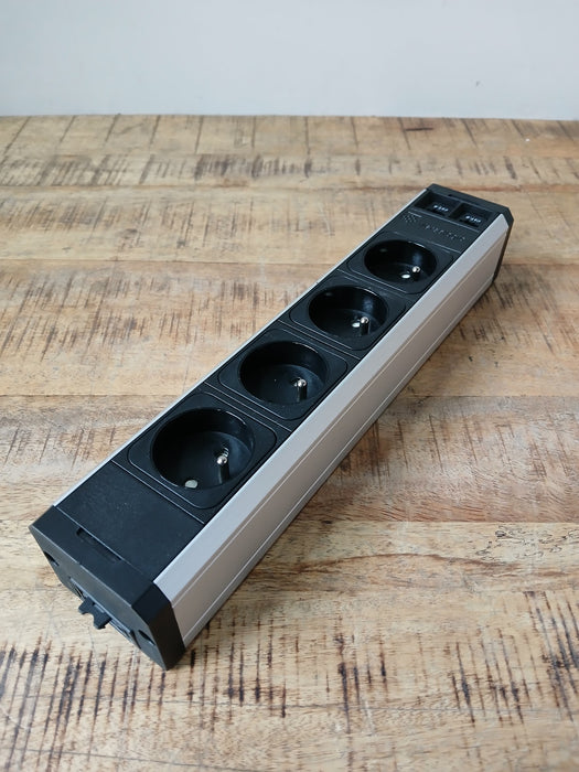 V-Tek (Versalogic) 4-voudige stekkerdoos, 2 x Cat.6 poorten