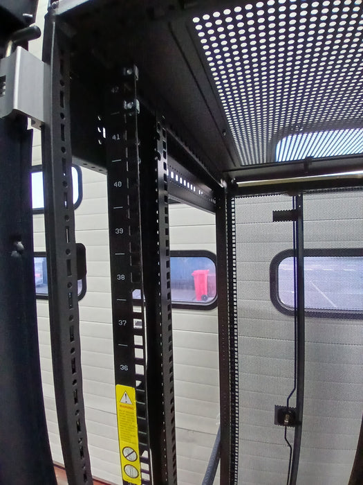 HP 10642 G2 42U serverkast zonder zijpanelen, zwart