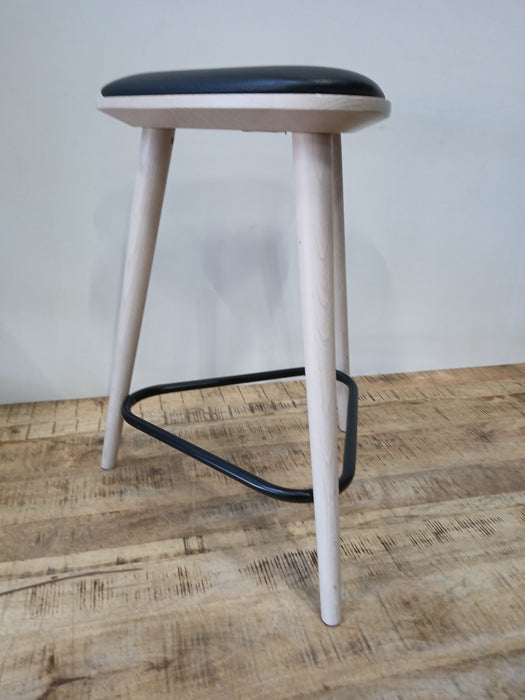 Fameg Finn design krukje, zwart/whitewash, 39 x 39 x 49 cm