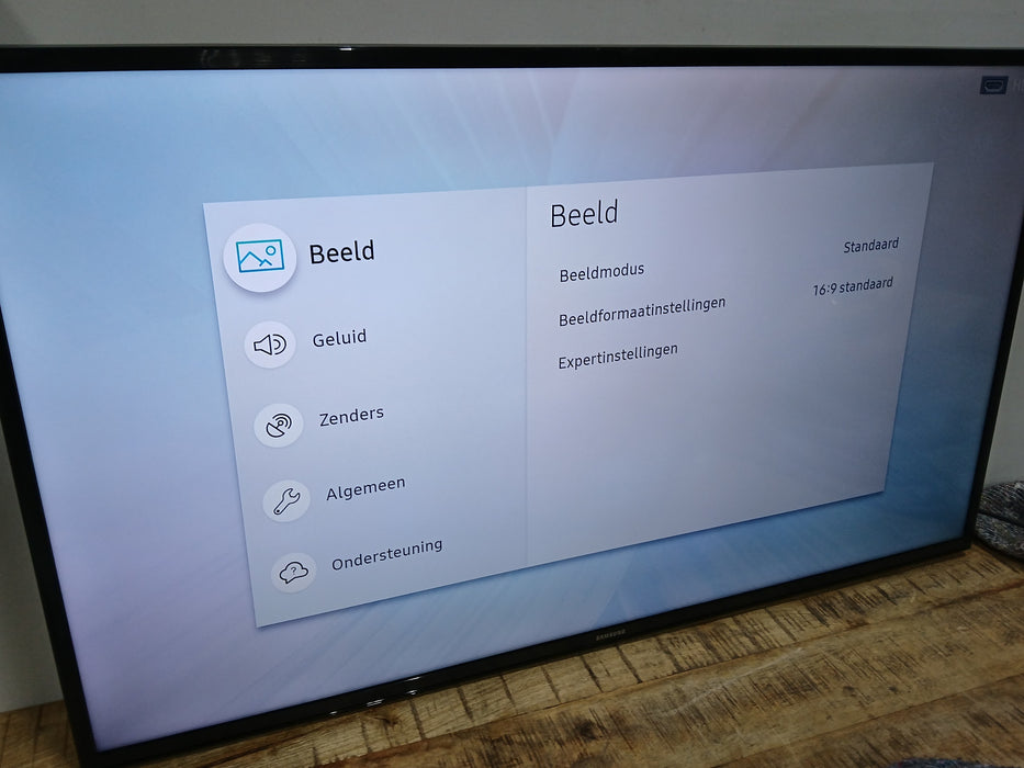 Samsung EU40MU6102 televisie, zwart, 40 inch