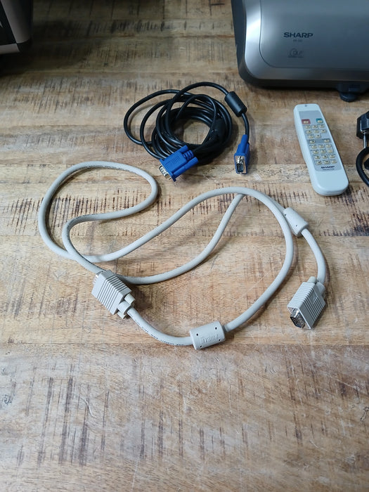 Sharp XR-10X beamer, zilver, inclusief (rol)koffer