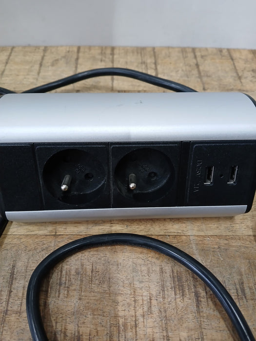 Götessons powerdock, 2x stekker, 2x usb, zwart