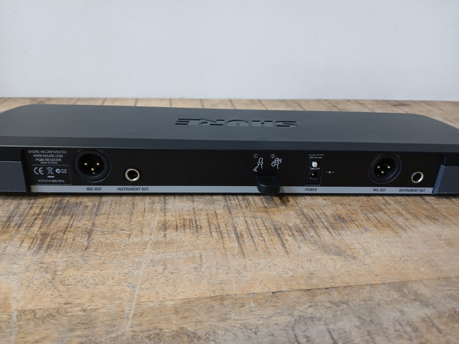 Shure draadloze ontvanger PG88+1 x PG58 microfoon