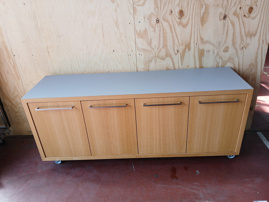 Verrijdbaar dressoir, hout/lichtgrijze top, 180 x 50 x 75 cm